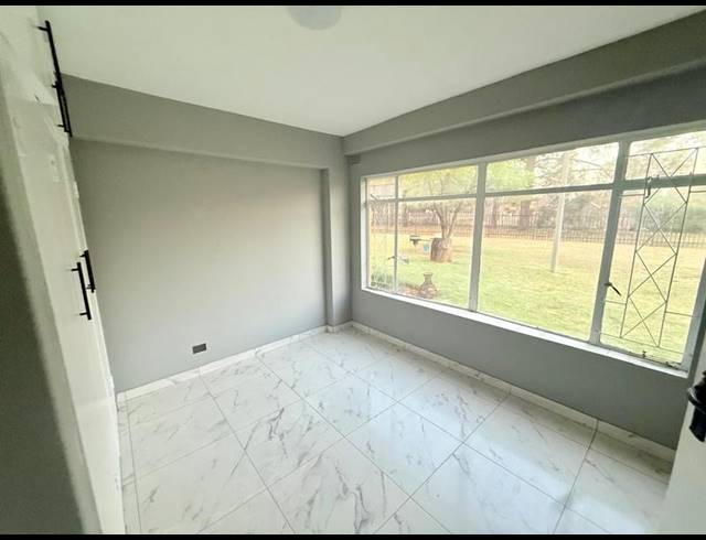 1 BEDROOM APARTMENT FOR SALE IN VANDERBIJLPARK CE 1